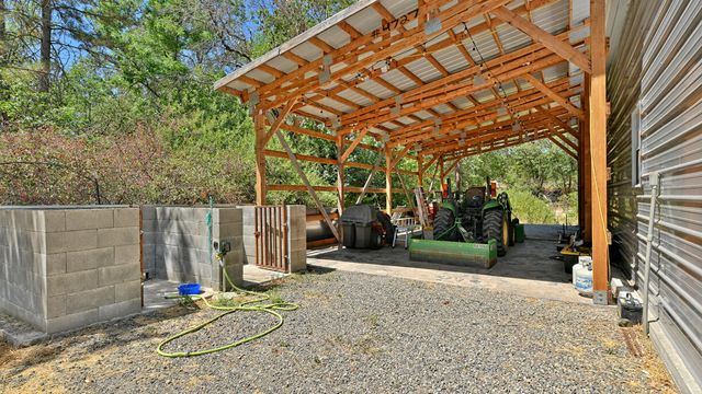 4700 Scenic Avenue, Central Point, OR 97502