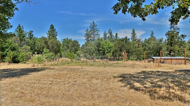 4700 Scenic Avenue, Central Point, OR 97502