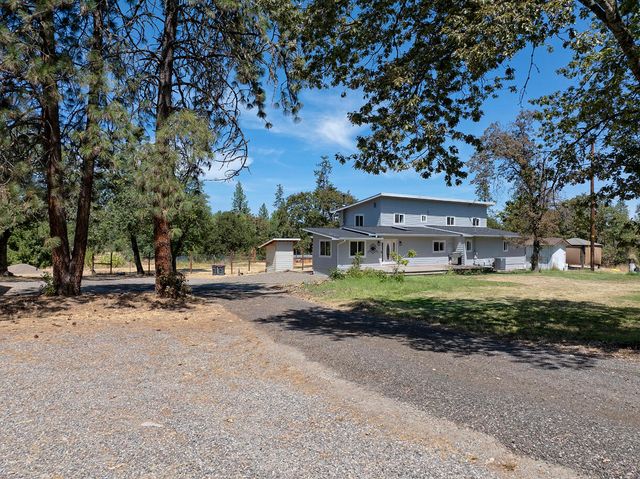 4700 Scenic Avenue, Central Point, OR 97502