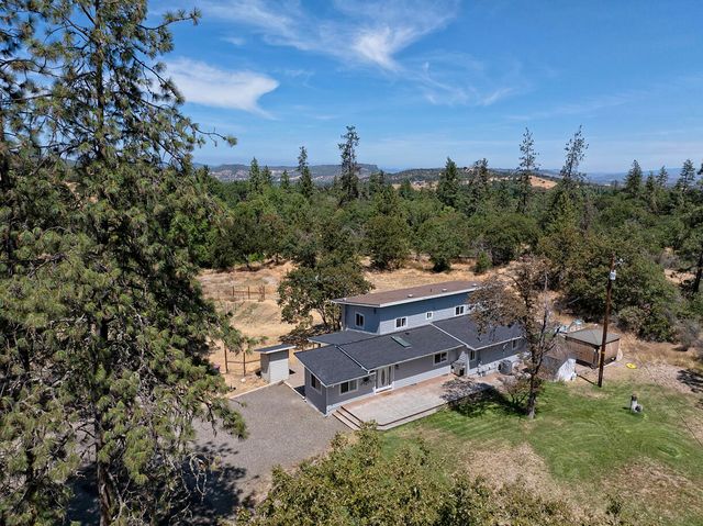 4700 Scenic Avenue, Central Point, OR 97502