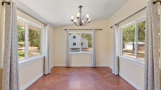 4700 Scenic Avenue, Central Point, OR 97502
