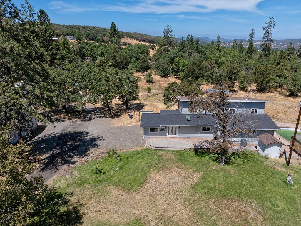 4700 Scenic Avenue, Central Point, OR 97502