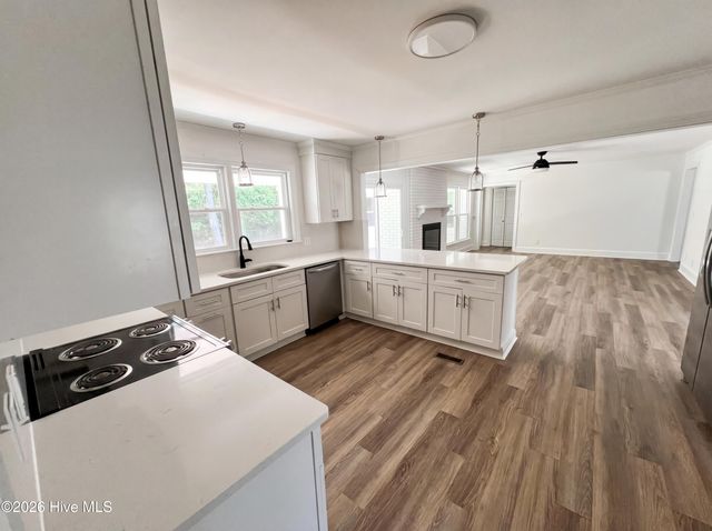 513 Greenfield Boulevard, Greenville, NC 27834