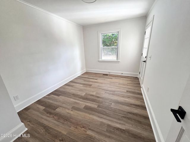 513 Greenfield Boulevard, Greenville, NC 27834