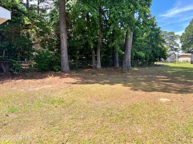 513 Greenfield Boulevard, Greenville, NC 27834