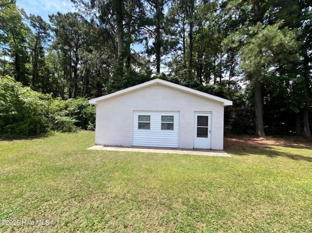 513 Greenfield Boulevard, Greenville, NC 27834