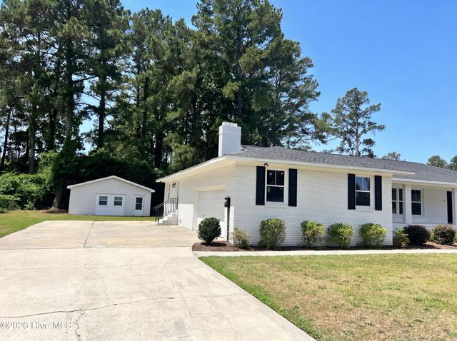 513 Greenfield Boulevard, Greenville, NC 27834
