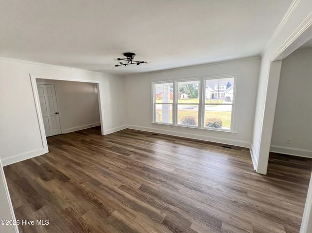 513 Greenfield Boulevard, Greenville, NC 27834