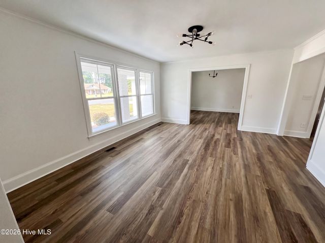 513 Greenfield Boulevard, Greenville, NC 27834