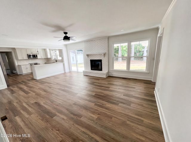 513 Greenfield Boulevard, Greenville, NC 27834