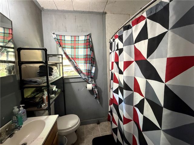 611 N Hughes Street, Huntsville, AR 72740