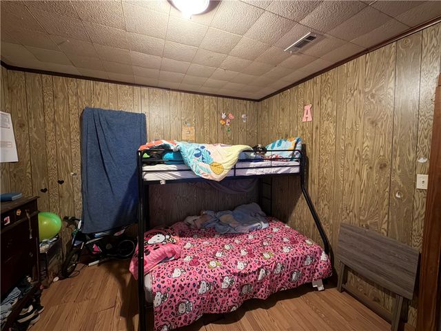 611 N Hughes Street, Huntsville, AR 72740