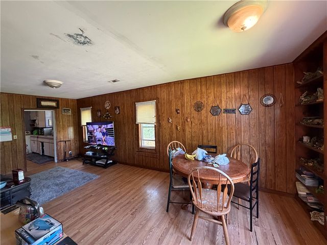 611 N Hughes Street, Huntsville, AR 72740