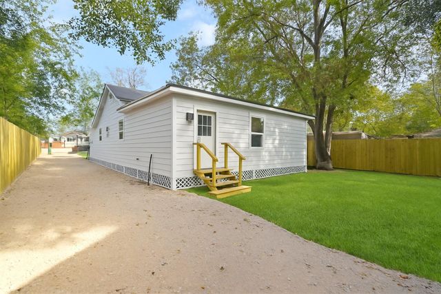 312 Maple Avenue, Pasadena, TX 77506