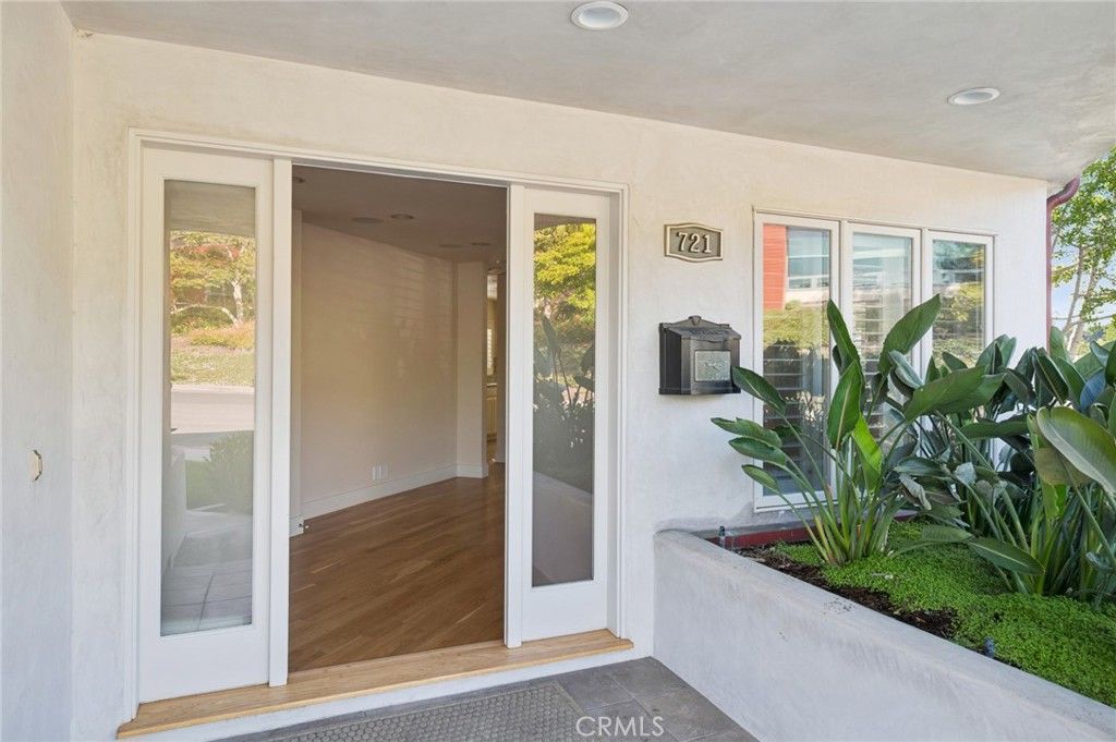 721 Marigold Avenue, Corona Del Mar, CA 92625