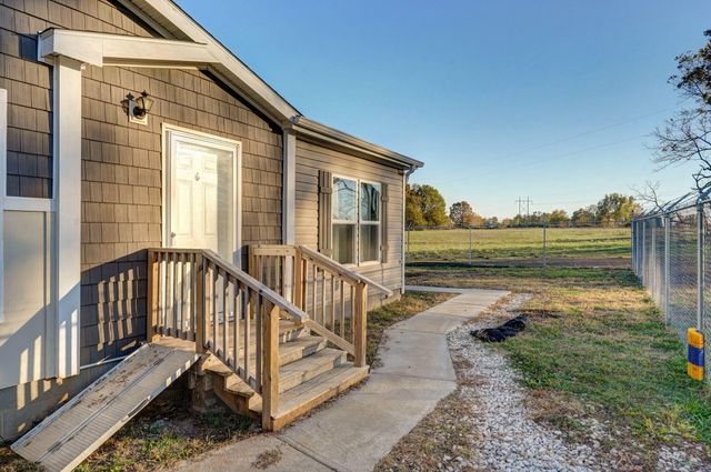 1700 N Farm Road 93, Springfield, MO 65802