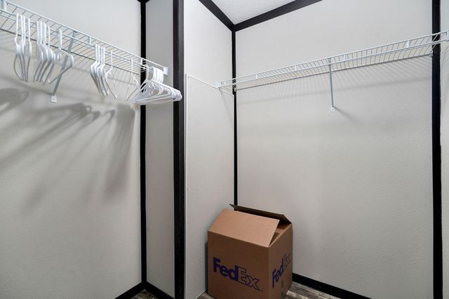 1700 N Farm Road 93, Springfield, MO 65802