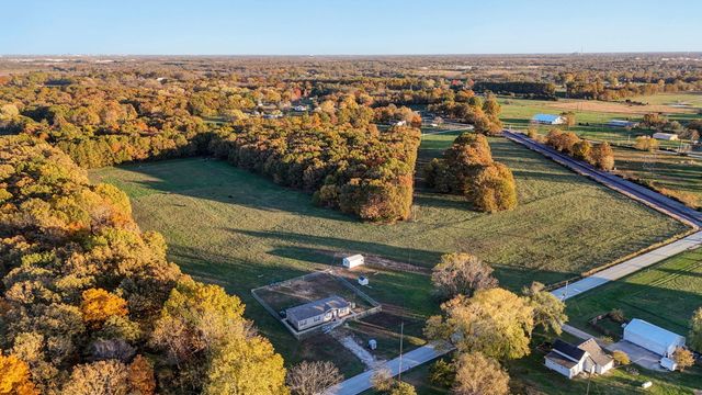 1700 N Farm Road 93, Springfield, MO 65802