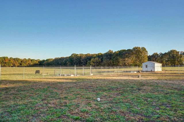 1700 N Farm Road 93, Springfield, MO 65802