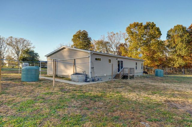 1700 N Farm Road 93, Springfield, MO 65802