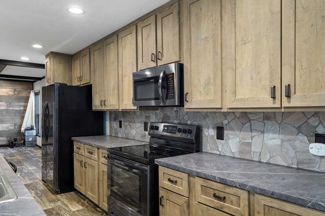 1700 N Farm Road 93, Springfield, MO 65802