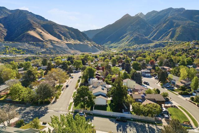 3162 E CANDYTUFT ST, Cottonwood Heights, UT 84121