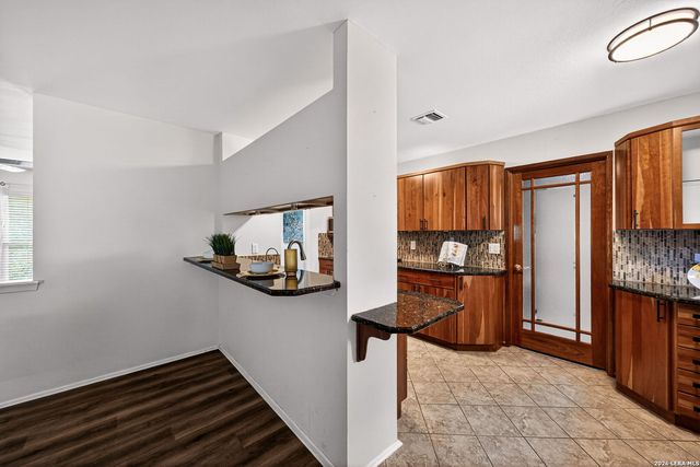8005 HARPER VALLEY ST, Live Oak, TX 78233