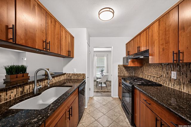 8005 HARPER VALLEY ST, Live Oak, TX 78233