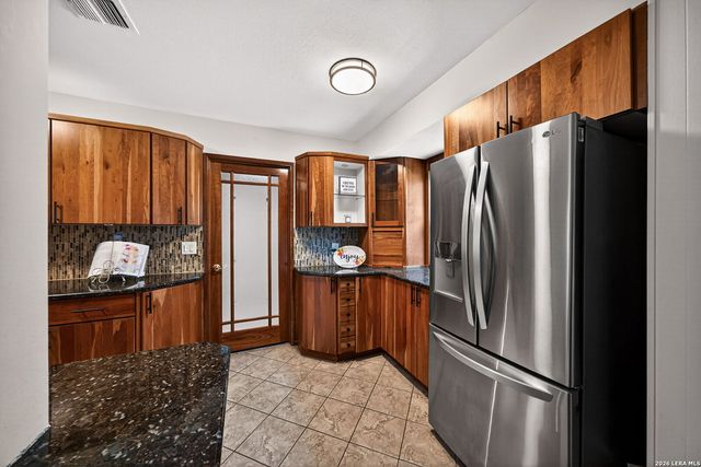 8005 HARPER VALLEY ST, Live Oak, TX 78233