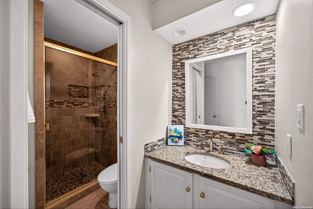 8005 HARPER VALLEY ST, Live Oak, TX 78233