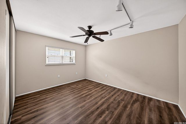 8005 HARPER VALLEY ST, Live Oak, TX 78233