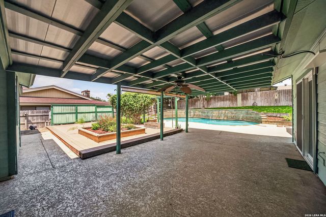 8005 HARPER VALLEY ST, Live Oak, TX 78233