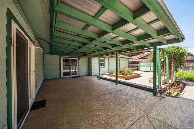 8005 HARPER VALLEY ST, Live Oak, TX 78233
