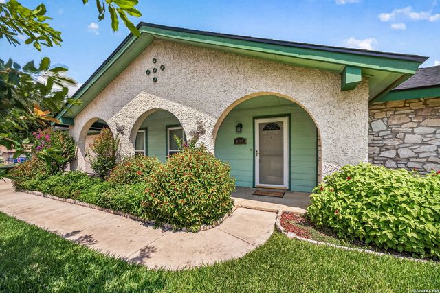 8005 HARPER VALLEY ST, Live Oak, TX 78233