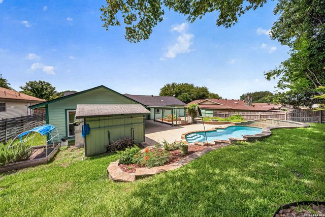 8005 HARPER VALLEY ST, Live Oak, TX 78233