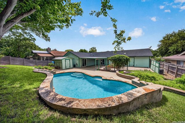 8005 HARPER VALLEY ST, Live Oak, TX 78233