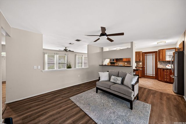 8005 HARPER VALLEY ST, Live Oak, TX 78233