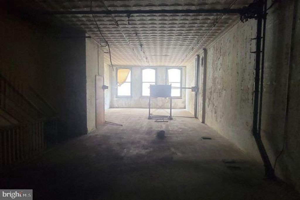 Image 4 of property listing at 225 N HOWARD ST, Baltimore, MD 21201