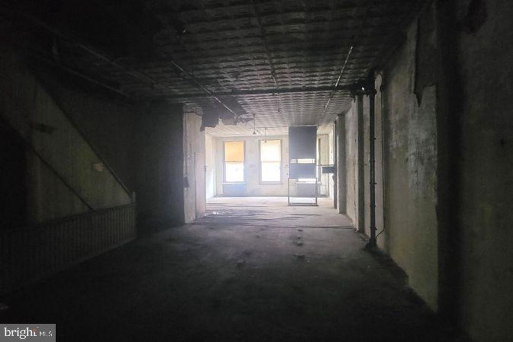 Image 5 of property listing at 225 N HOWARD ST, Baltimore, MD 21201