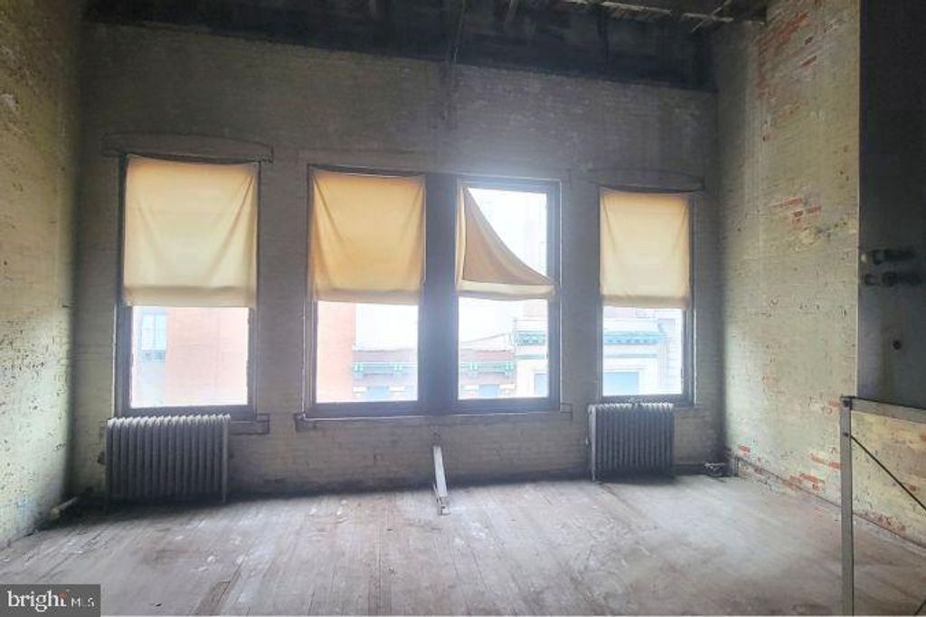 Image 7 of property listing at 225 N HOWARD ST, Baltimore, MD 21201
