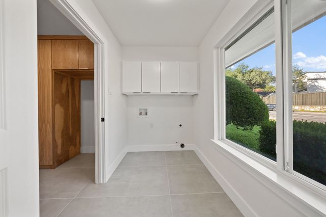 9406 Hilldale Drive, Dallas, TX 75231