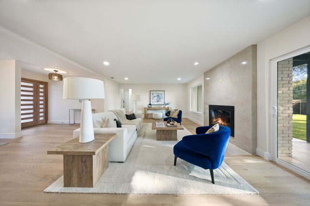9406 Hilldale Drive, Dallas, TX 75231
