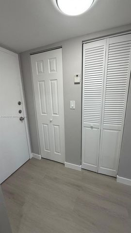 5731 NW 37th St 322, Virginia Gardens, FL 33166