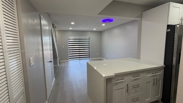 5731 NW 37th St 322, Virginia Gardens, FL 33166