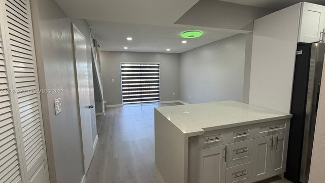 5731 NW 37th St 322, Virginia Gardens, FL 33166