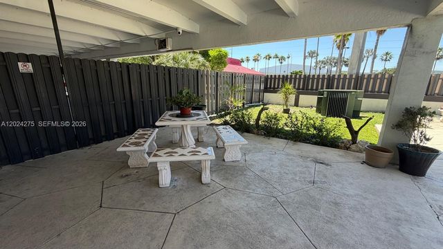 5731 NW 37th St 322, Virginia Gardens, FL 33166