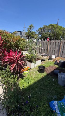 5731 NW 37th St 322, Virginia Gardens, FL 33166