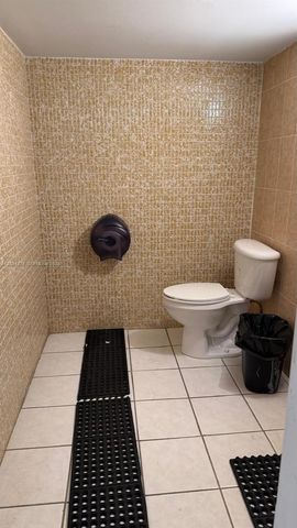 5731 NW 37th St 322, Virginia Gardens, FL 33166