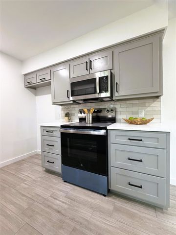 2933 Hunting Drive, Fort Worth, TX 76119