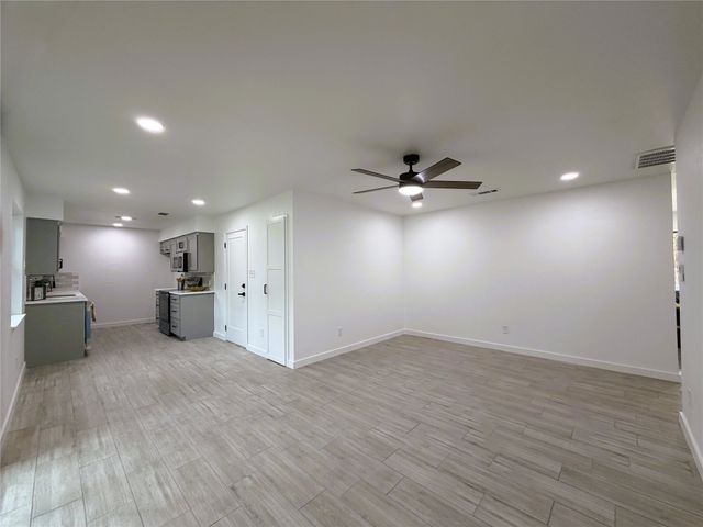 2933 Hunting Drive, Fort Worth, TX 76119